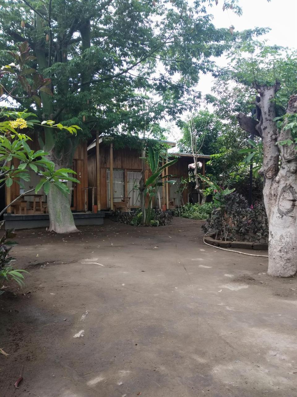 Beach Box Bungalow Gili Trawangan Buitenkant foto