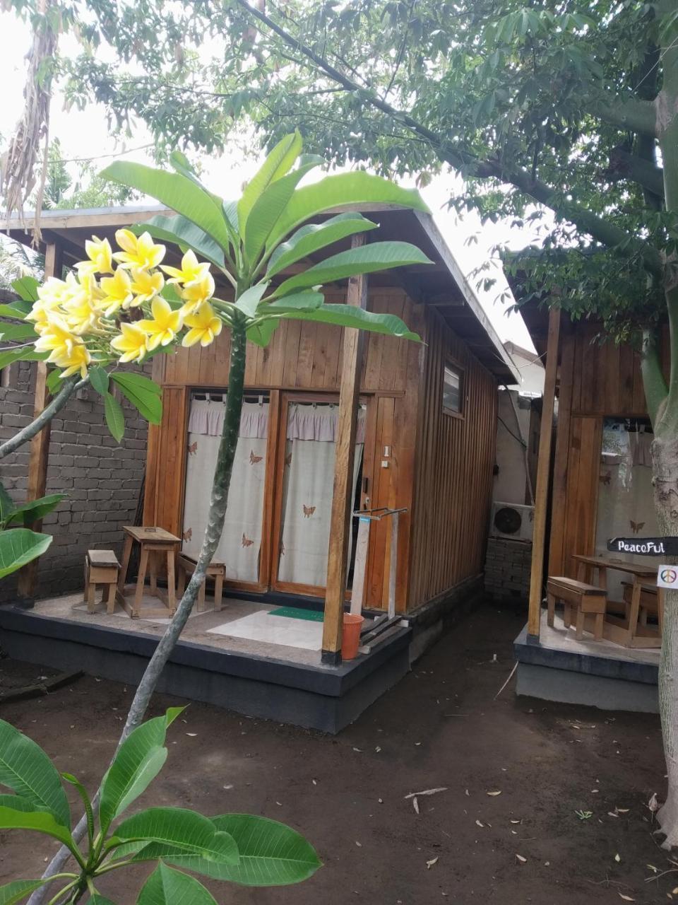 Beach Box Bungalow Gili Trawangan Buitenkant foto