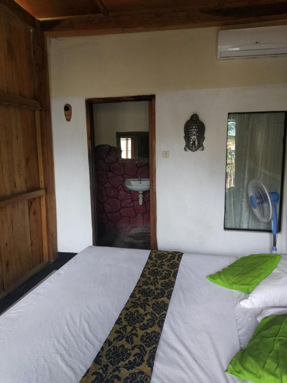 Beach Box Bungalow Gili Trawangan Buitenkant foto
