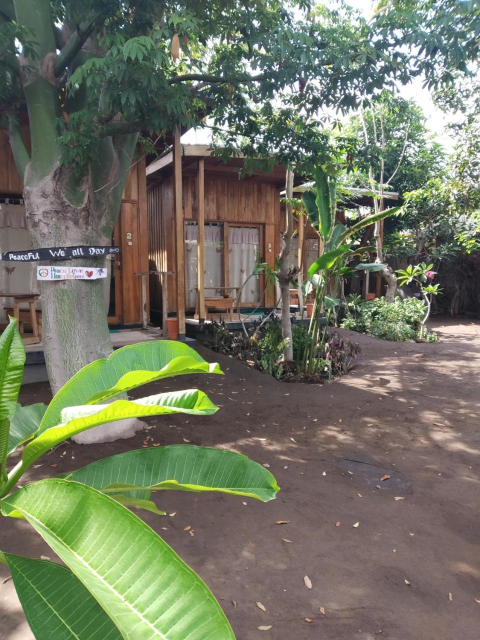 Beach Box Bungalow Gili Trawangan Buitenkant foto