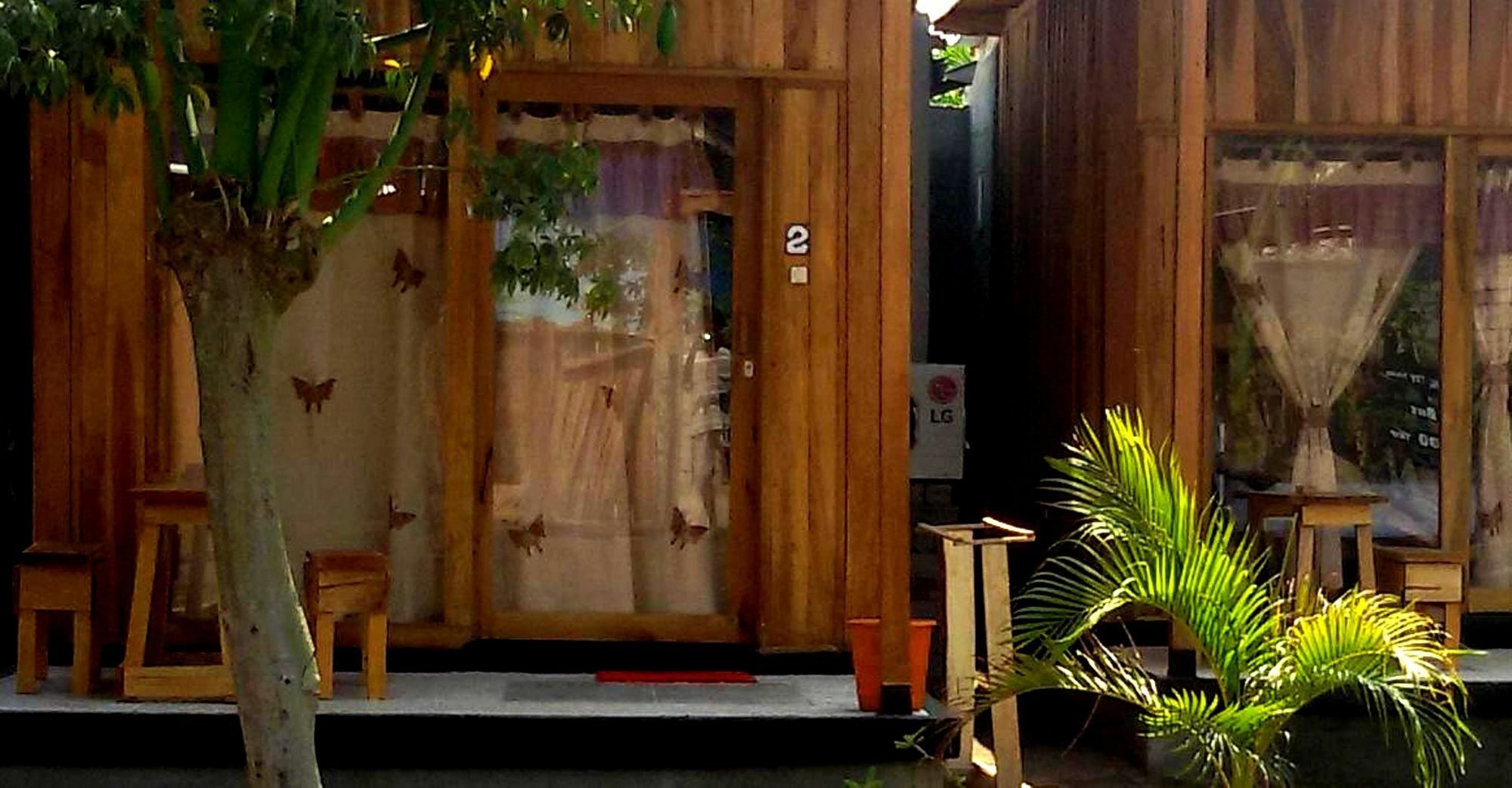 Beach Box Bungalow Gili Trawangan Buitenkant foto